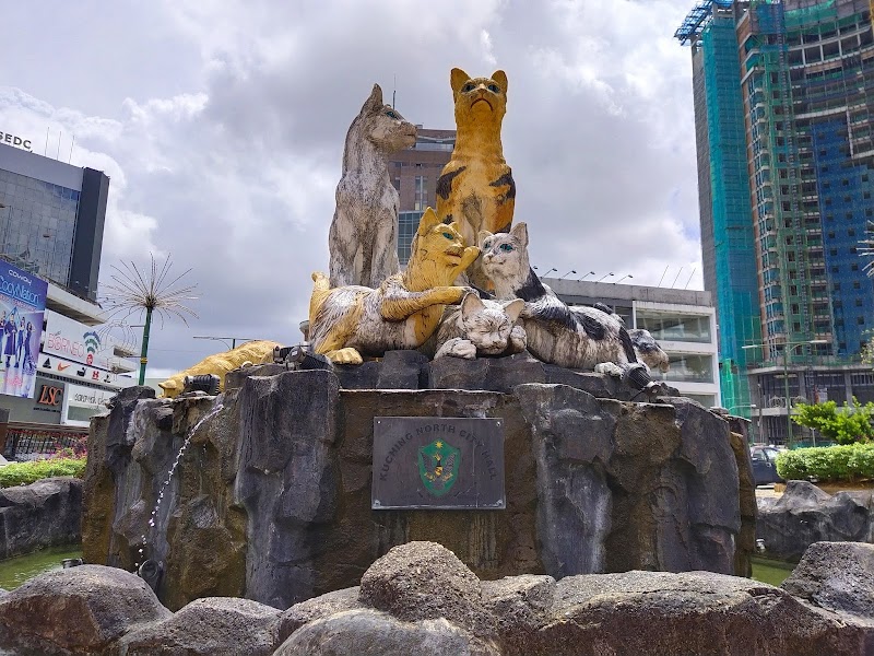 Stroll along Kuching Waterfront - Kuching - Malaysia - booked ai