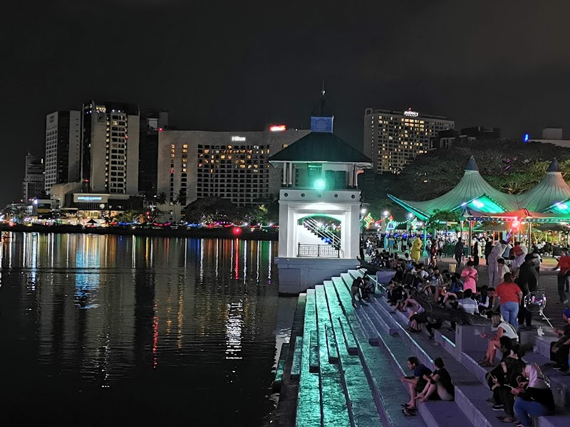Stroll along Kuching Waterfront - Kuching - Malaysia - booked ai