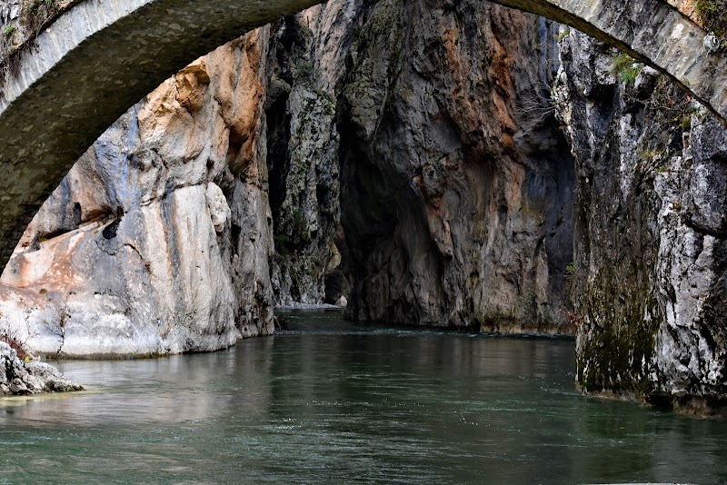 Walk along the Topolnitsa River and Stone Bridges - Grevena - Greece - booked ai