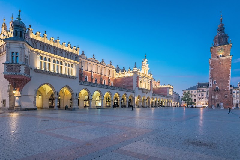 Discover the Historic Old Town and Main Market Square - Kraków - Poland - booked ai
