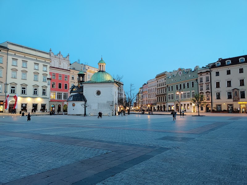 Discover the Historic Old Town and Main Market Square - Kraków - Poland - booked ai
