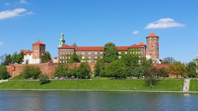 Explore Wawel Royal Castle - Kraków - Poland - booked ai