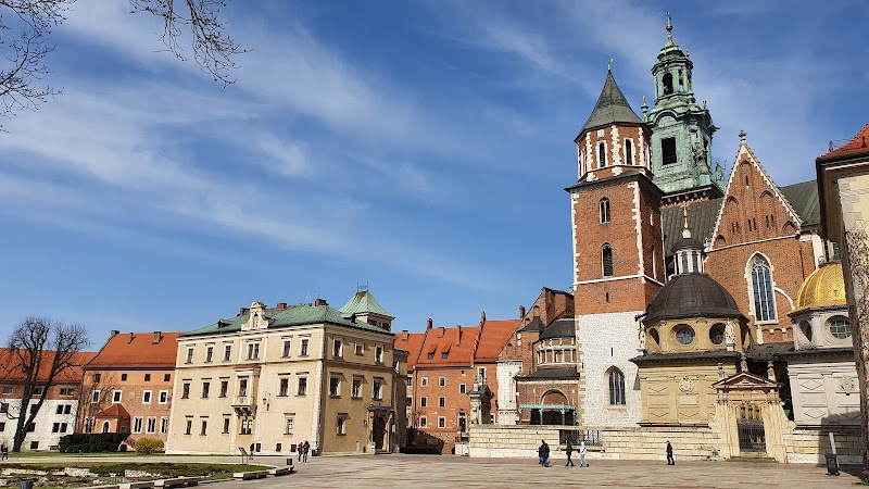 Explore Wawel Royal Castle - Kraków - Poland - booked ai