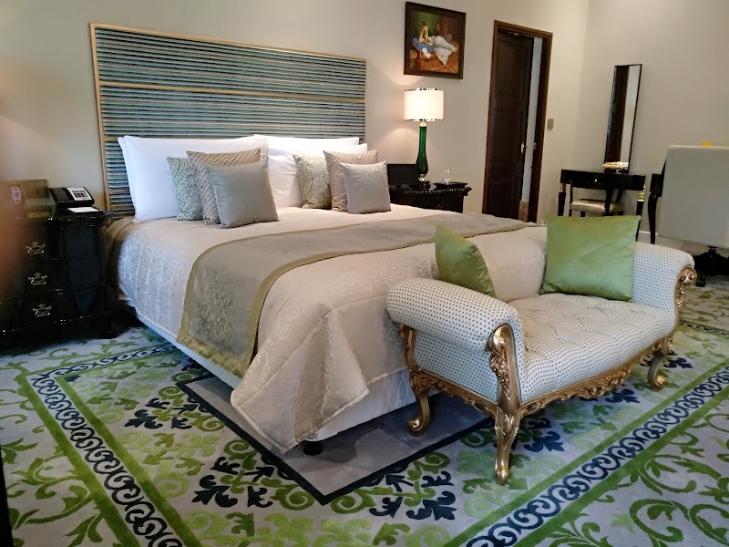 Relaxing at Kovalam Beach - Kovalam - India - booked ai