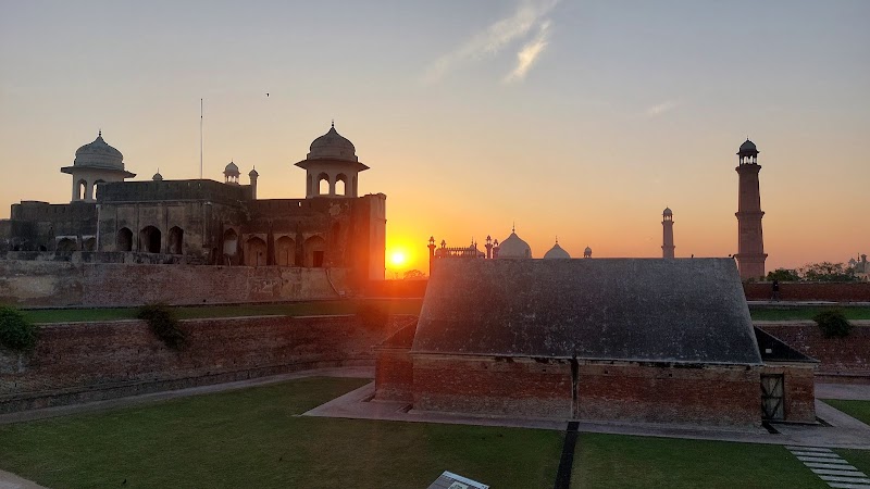 Visit the Lahore Fort and Shalimar Gardens - Lahore - Pakistan - booked ai