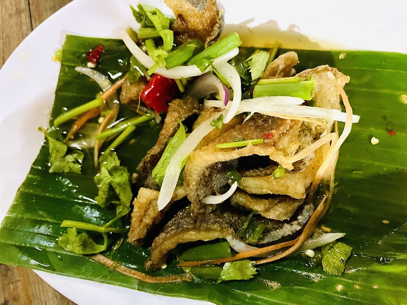 Aroy One Baht - Lampang - Thailand - booked ai