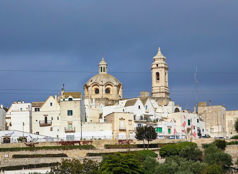 Visit Church of Saint George (Chiesa di San Giorgio) - Locorotondo - Italy - booked ai