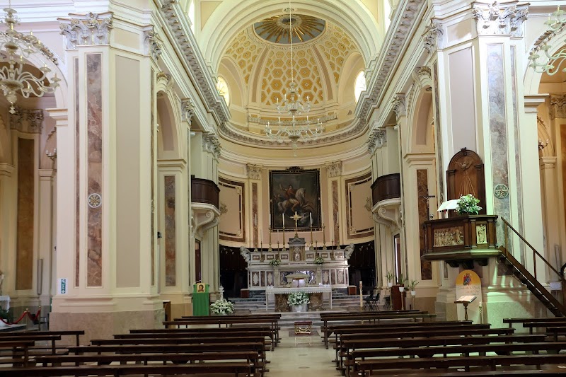 Visit Church of Saint George (Chiesa di San Giorgio) - Locorotondo - Italy - booked ai