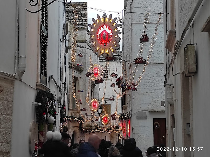 Explore the Historic Old Town, Locorotondo - Locorotondo - Italy - booked ai