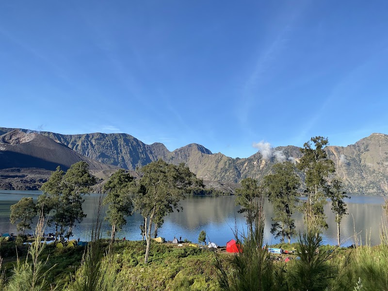 Hiking Mount Rinjani - Lombok - Indonesia - booked ai