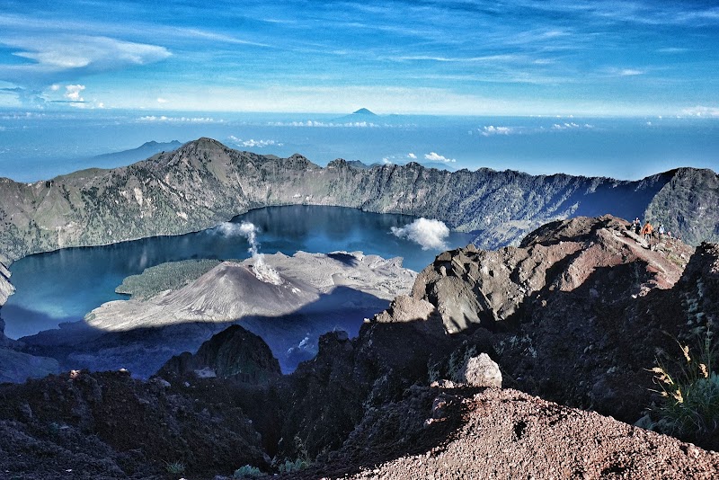 Hiking Mount Rinjani - Lombok - Indonesia - booked ai