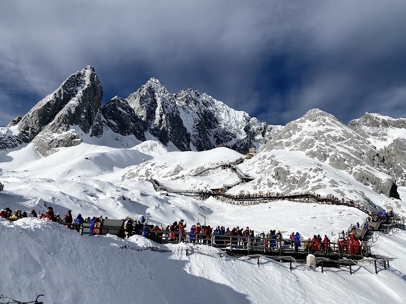 Visit Jade Dragon Snow Mountain - Lijiang - China - booked ai