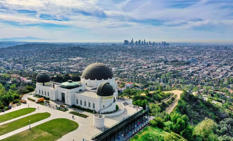 Visit the Griffith Observatory and hike to the Hollywood Sign - Los Angeles - United States - booked ai
