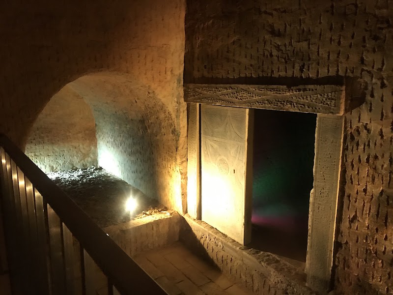 Luoyang Museum - Luoyang - China - booked ai