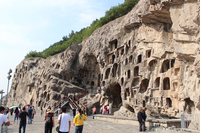 Longmen Grottoes - Luoyang - China - booked ai