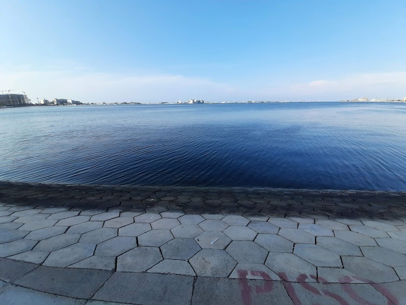 Stroll along the Marginal (Avenida 4 de Fevereiro) - Luanda - Angola - booked ai