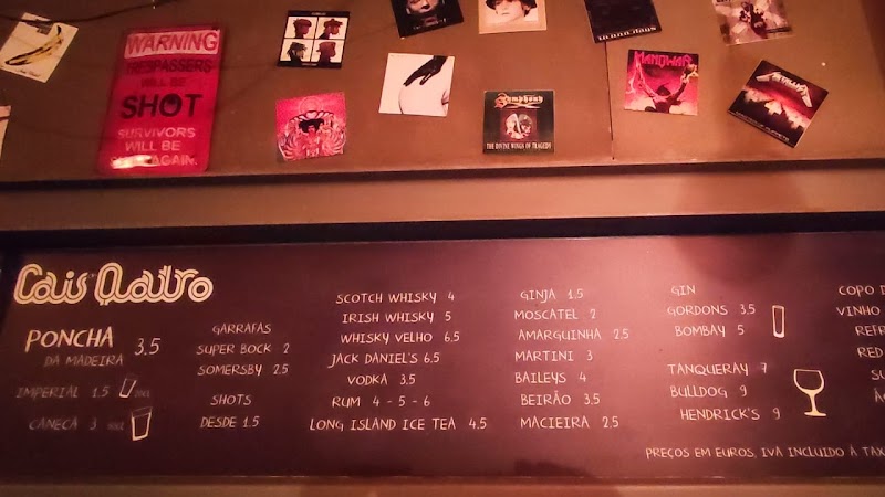 Cais de Quatro - Lisboa - Portugal - booked ai