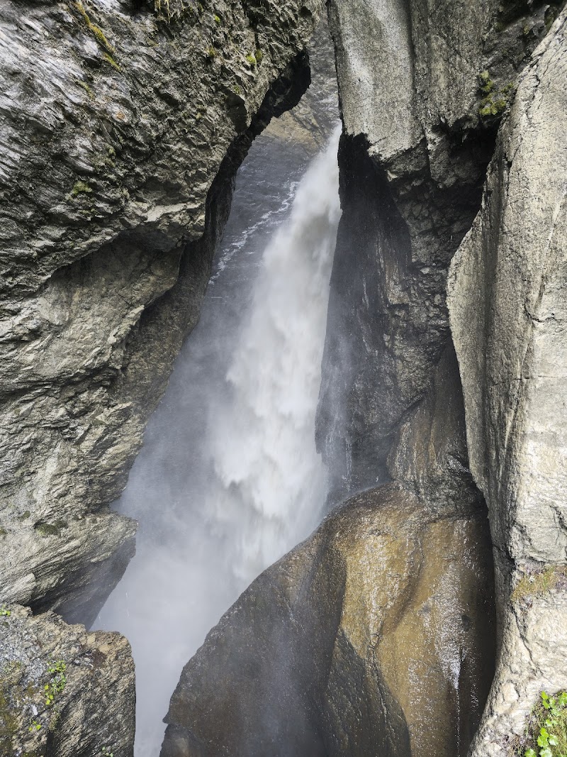 Hike the Lauterbrunnen Valley to Trümmelbach Falls - Lauterbrunnen - Switzerland - booked ai