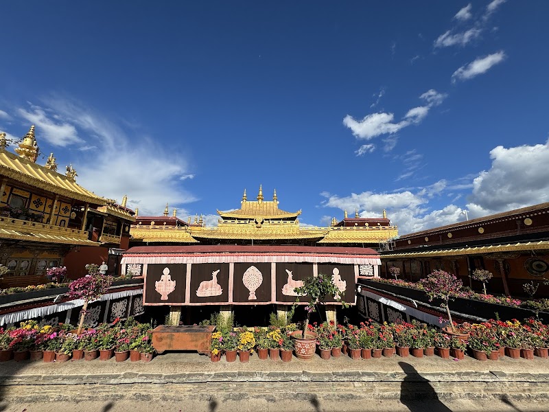 Explore Jokhang Temple - Lhasa - China - booked ai