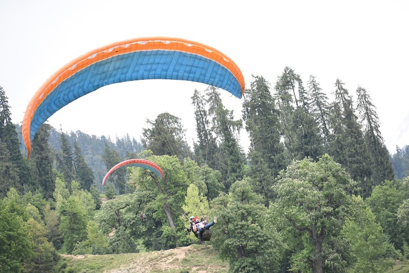Solang Valley Paragliding - Manali - India - booked ai