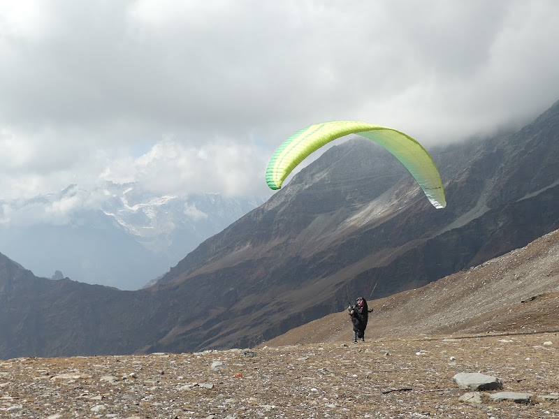 Solang Valley Paragliding - Manali - India - booked ai