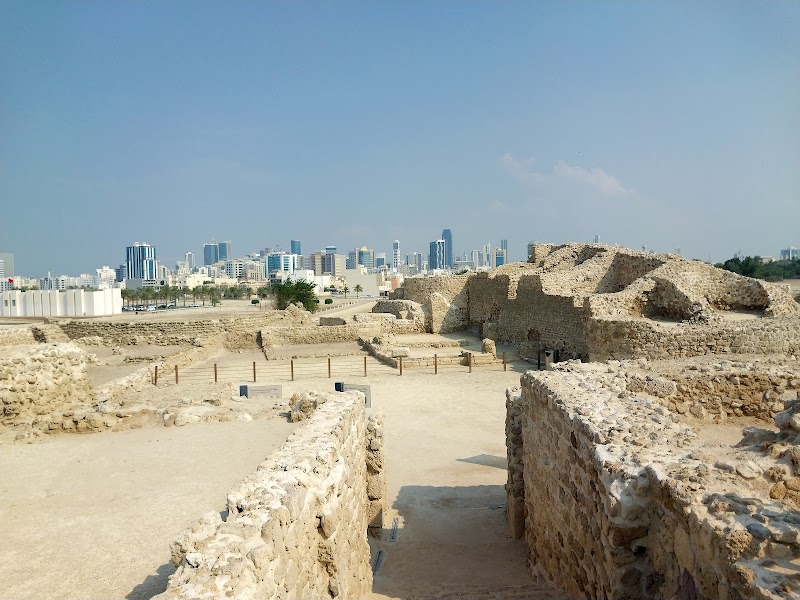 Explore the Bahrain Fort (Qal'at al-Bahrain) - Karbabad - Bahrain - booked ai