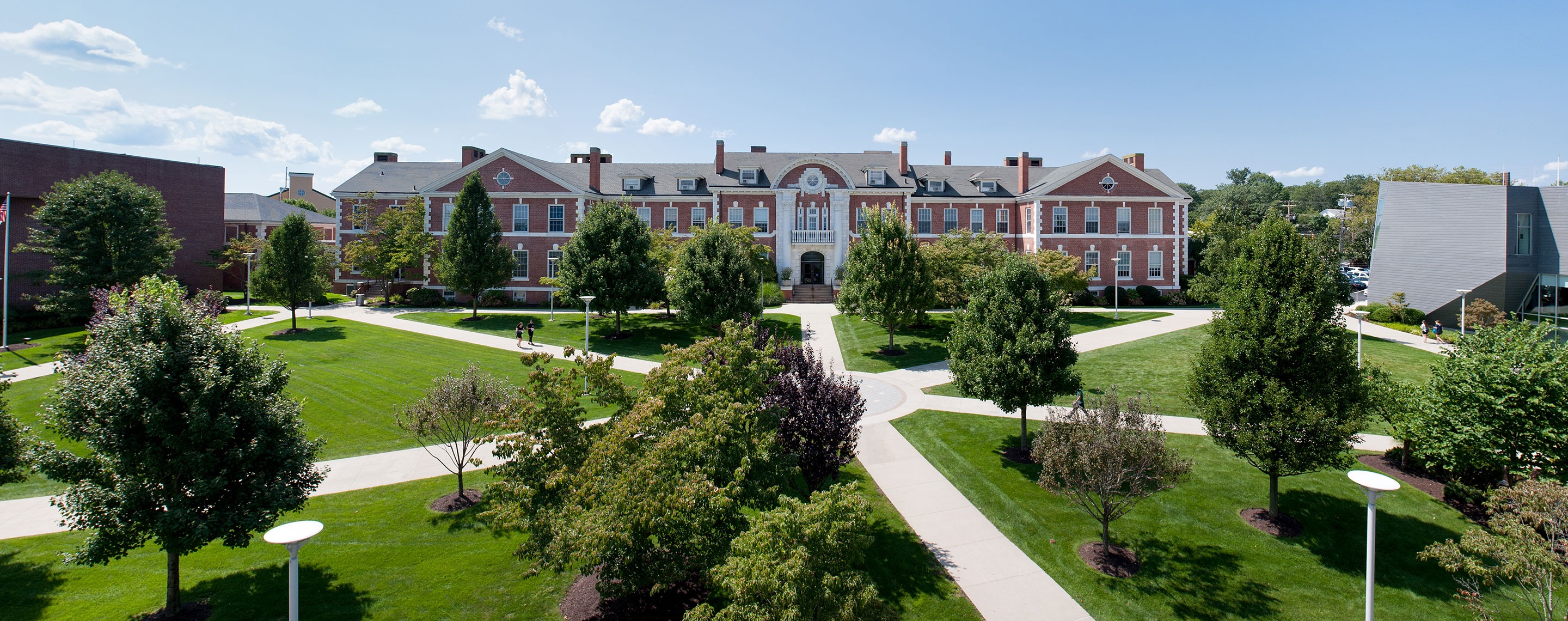 International Campus Expansion: Why Global Universities Are Entering and What It Means for Investors