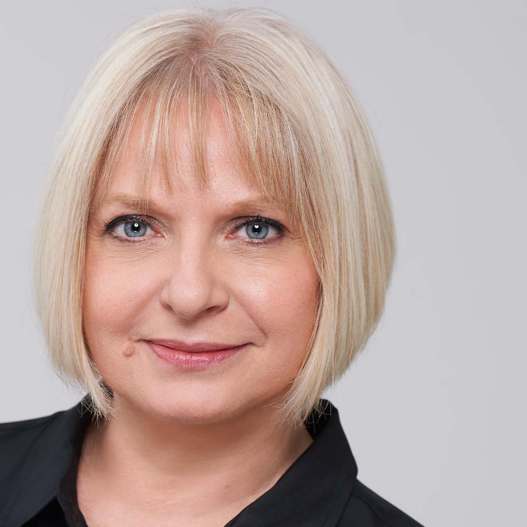 Lynne Mold