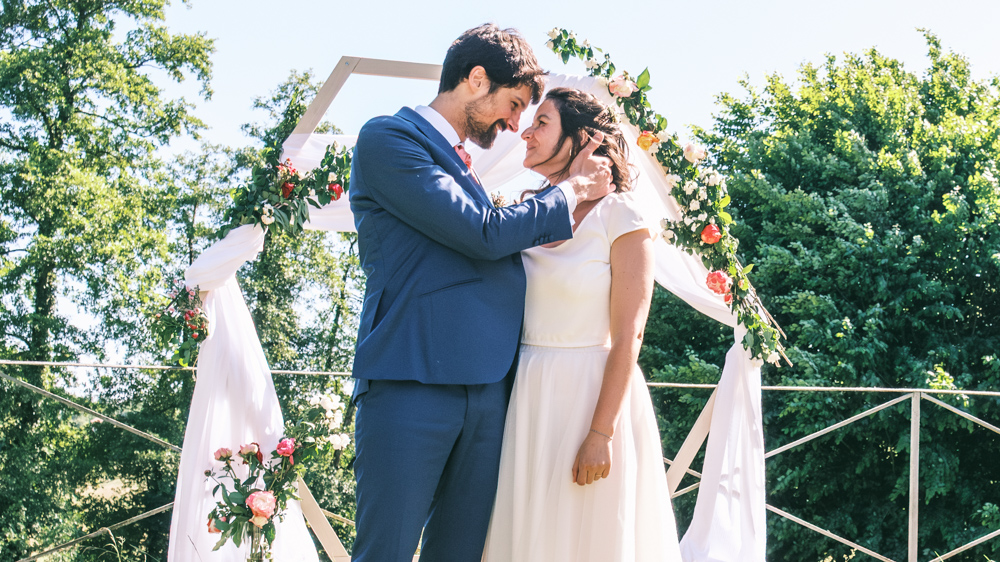 Préparatifs de mariage au château de Montplaisant à Montagnat dans l'Ain.
