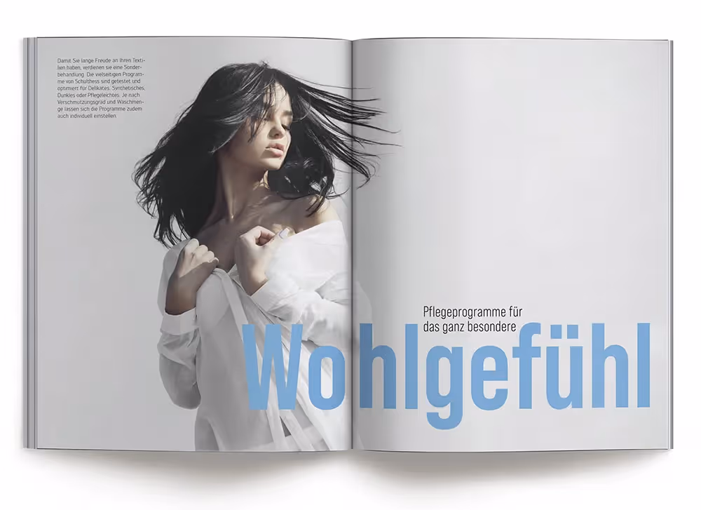 Schulthess Katalog mit Frau in weissem Pullover – Werbeagentur Zürich
