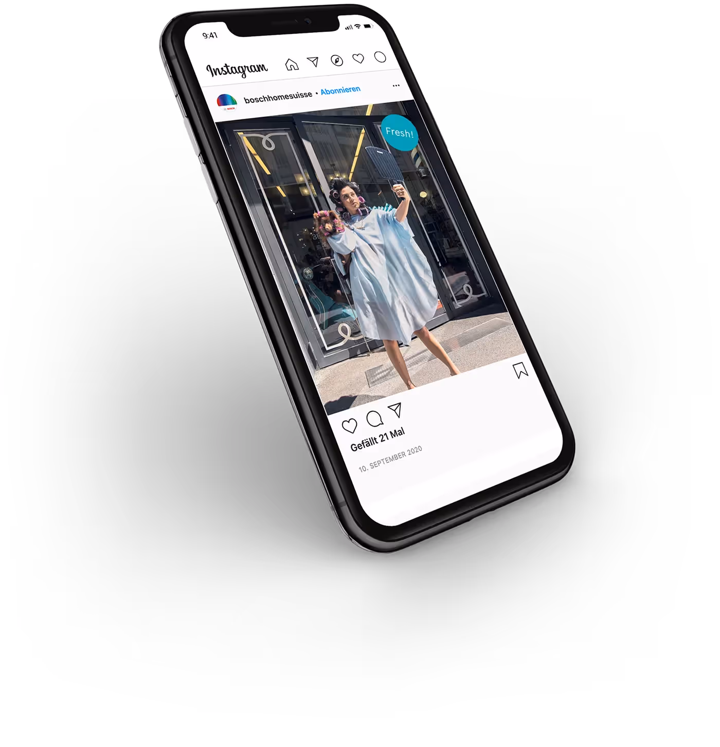 Bosch Social Media Post mit Frau und Hund vor einem Coiffeur – Social Media Agentur