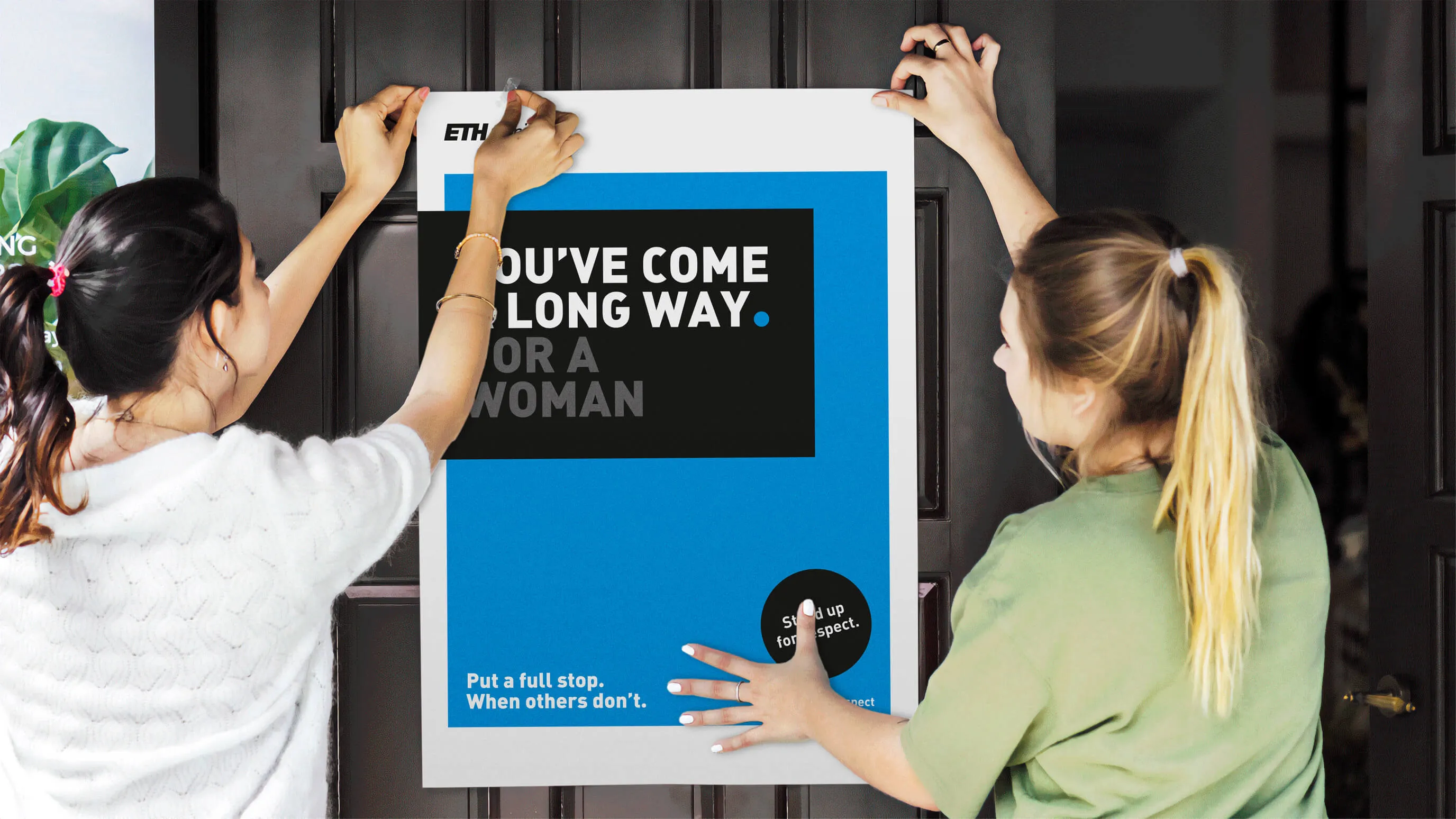 ETH Plakat Mockup mit zwei Frauen – Werbeagentur Zürich