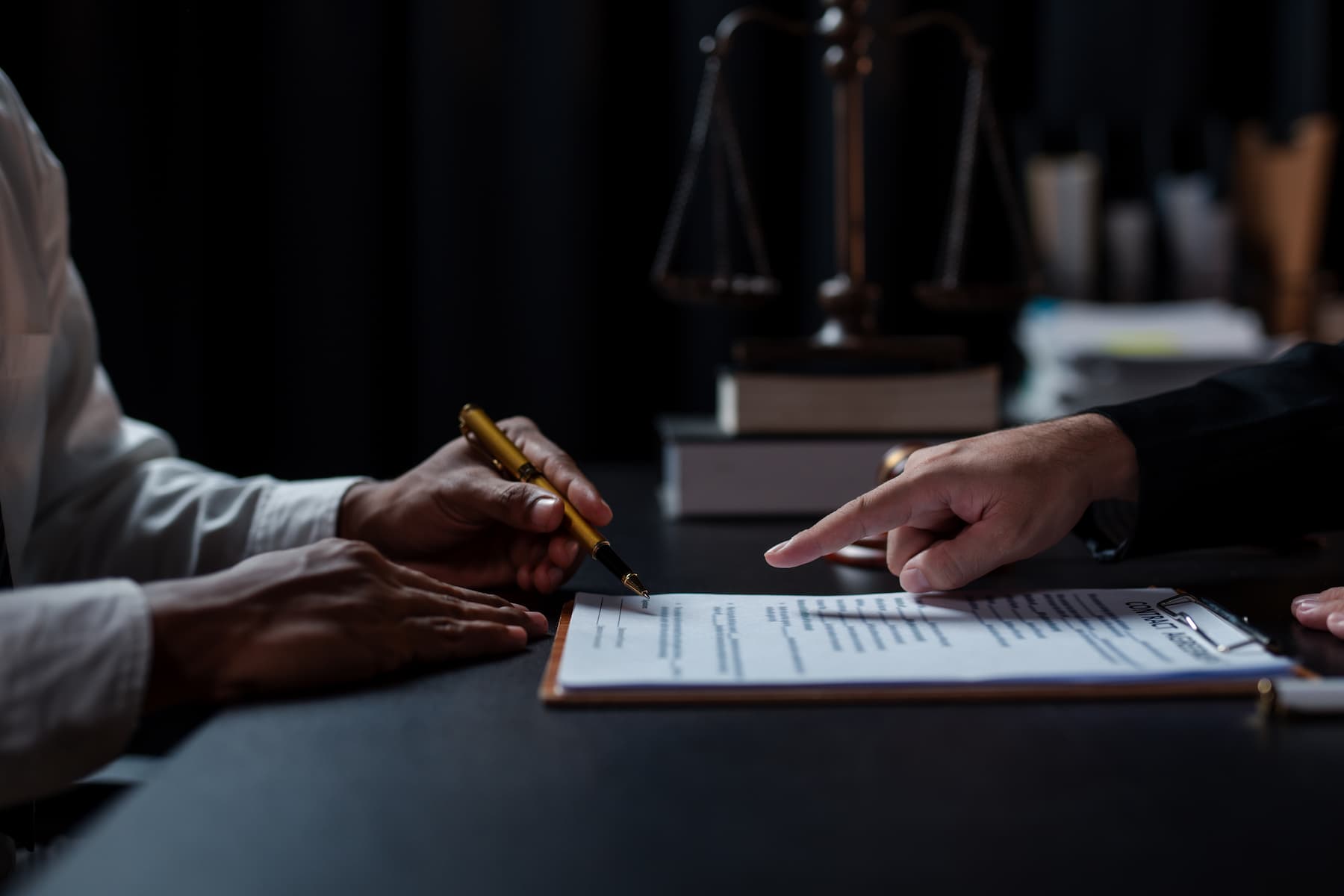 Lois et règlements régissant la comptabilité des CSE : obligations et seuils légaux, votre guide pratique