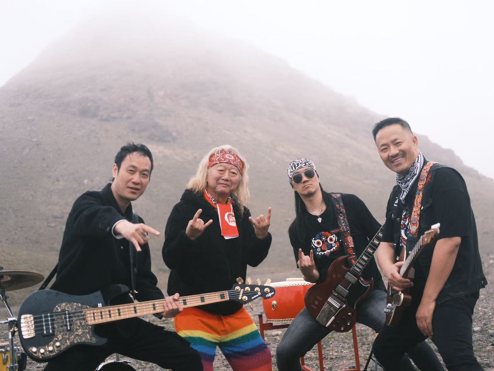 BuYi Band, image courtesy of Xiaoxing Huang.