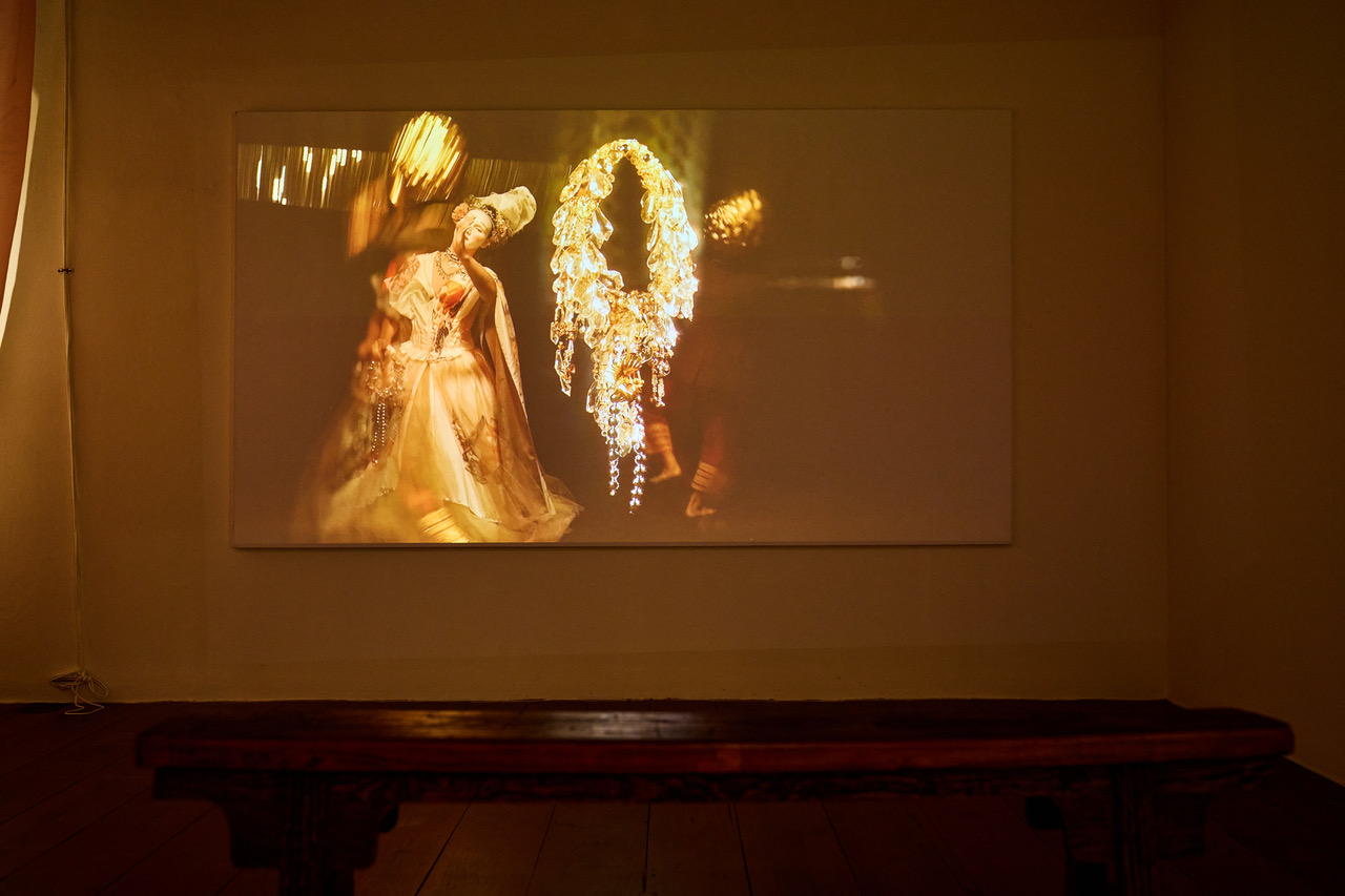 Bangkok: ‘รูปสุวรรณศิวิไลซ์: Metamorphosis in Gold’, Warin Lab Contemporary, Bangkok.