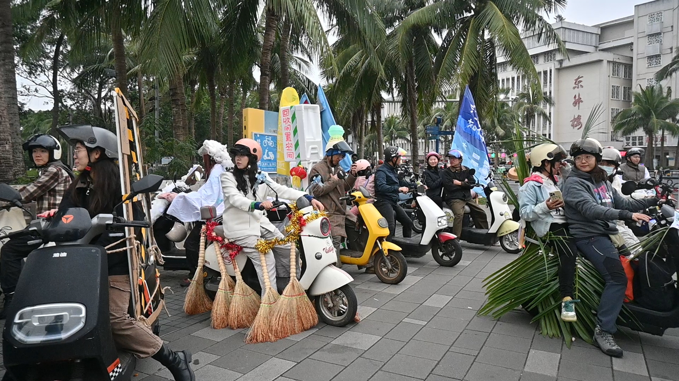 Electric Scooter Parade during the Art Gong Qi, 2025, Courtesy of Xiao Zhong.