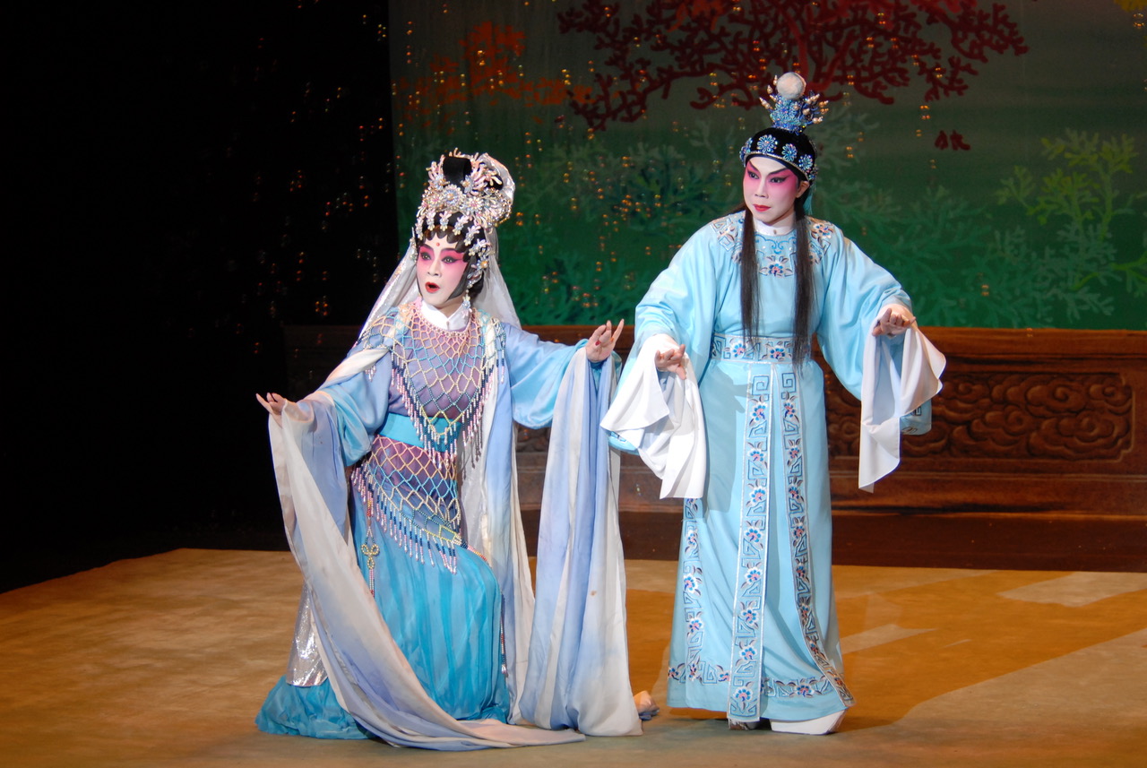 Image courtesy of Aroma Cantonese Opera Troupe.