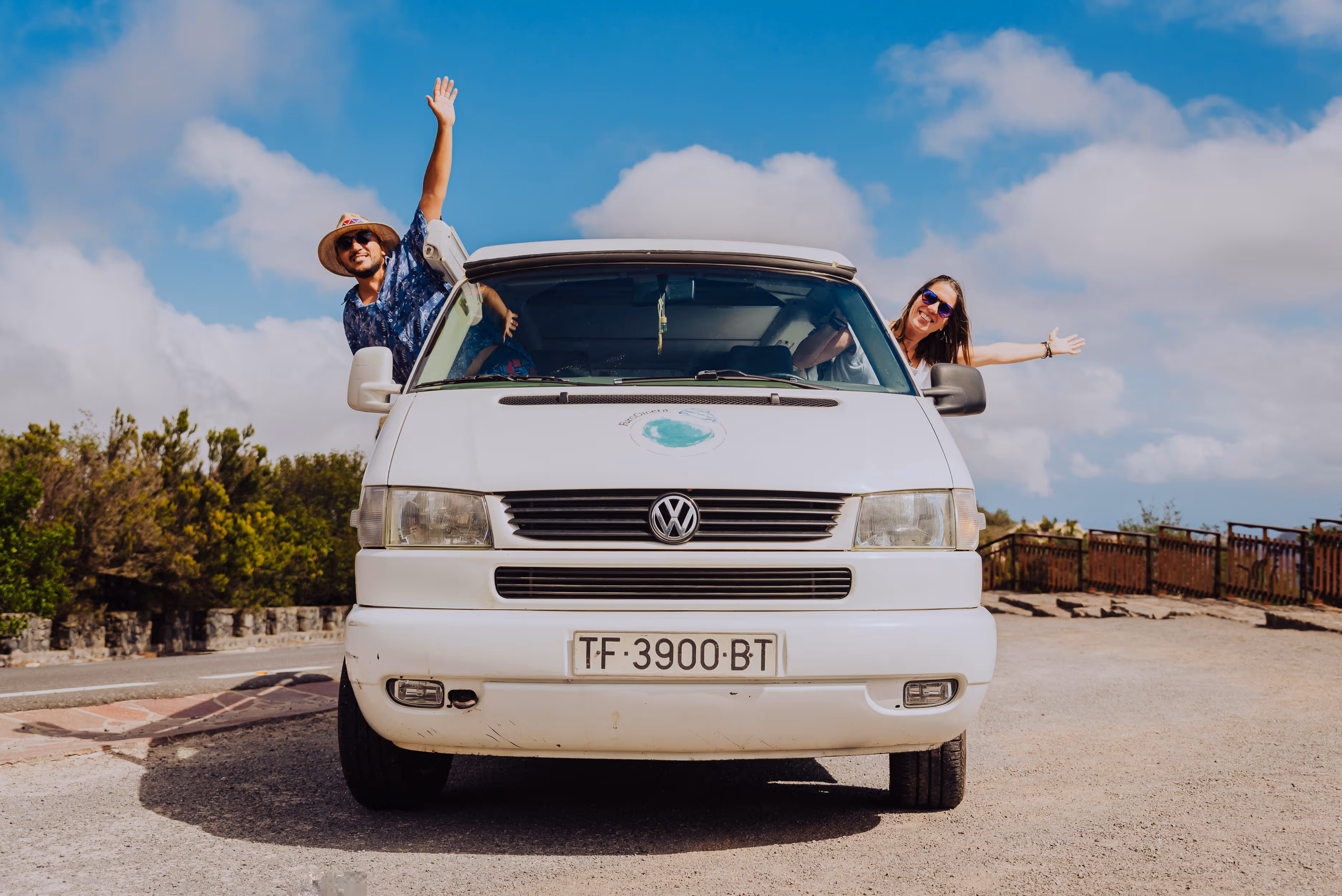 Vista frontal de la camper Agana en La Gomera.