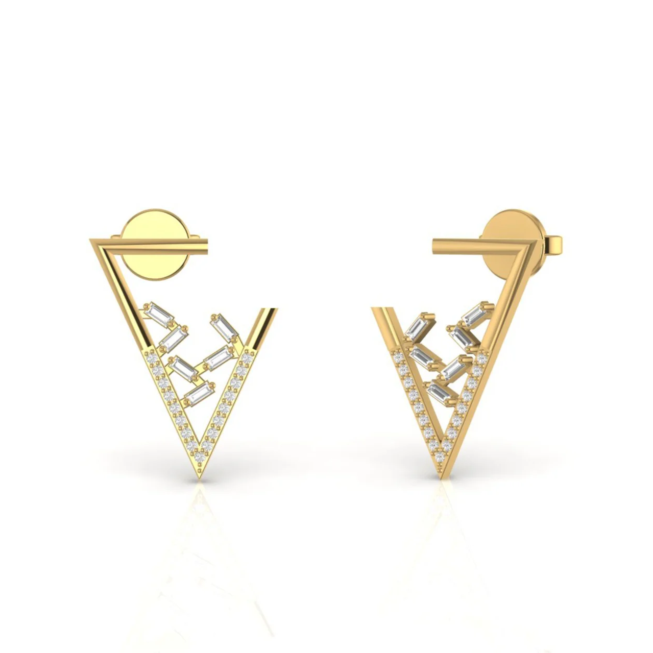 V open earrings: yellow gold with 0.39ct diamonds