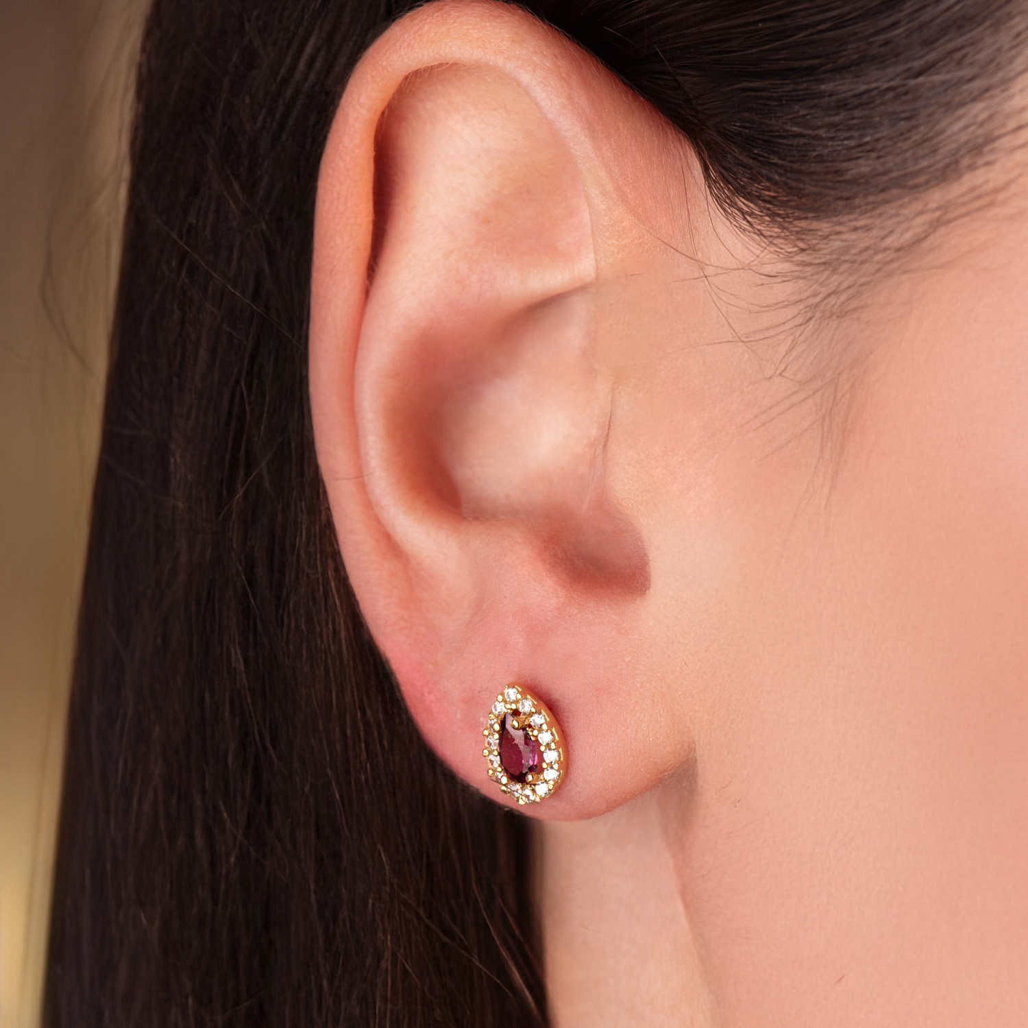 Cristine amethyst earrings: 18 kt yellow gold with zirconias