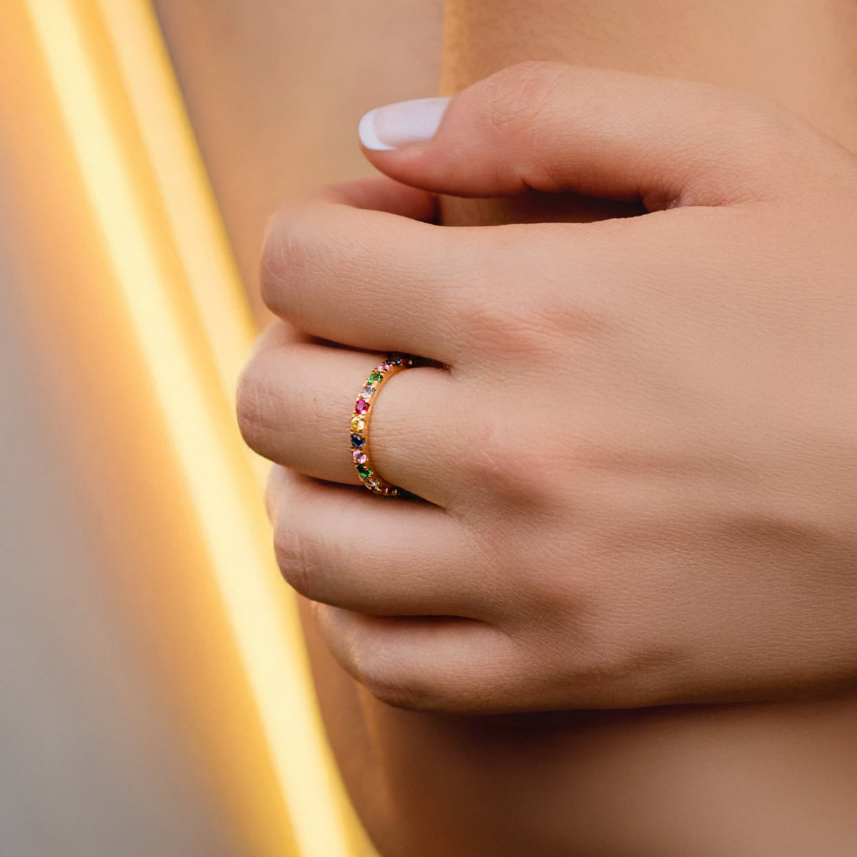 Eternity colour ring: 18 kt yellow gold with zirconias
