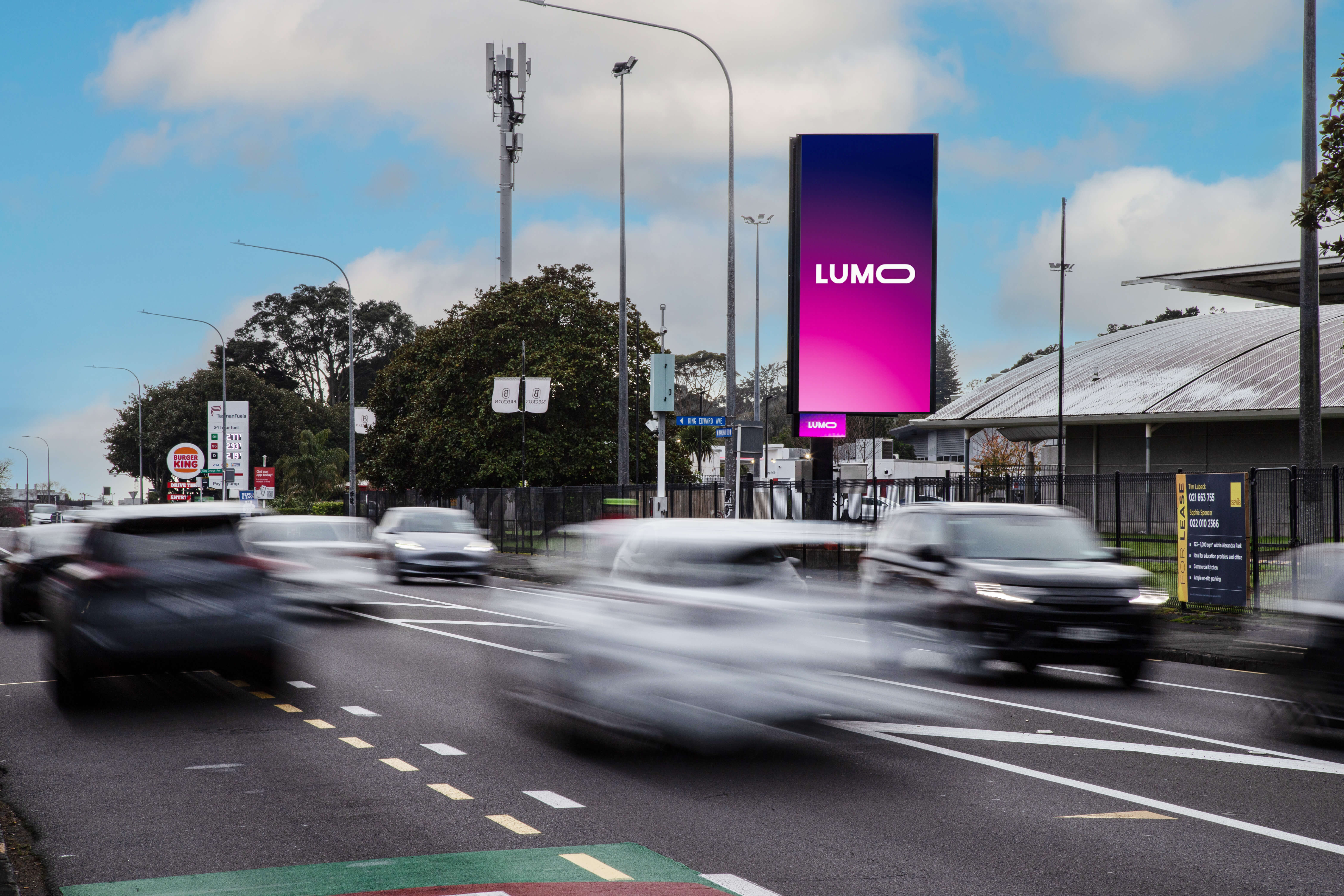 LUMO Digital Billboard, LUMO Epsom In, 3x6m, Digital Billboard