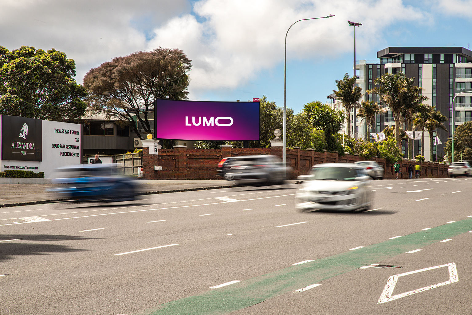 LUMO Digital Outdoor, LUMO Alexandra Park In, 9x3m, Curved Screen, Outbound, Digital Billboard, Epsom