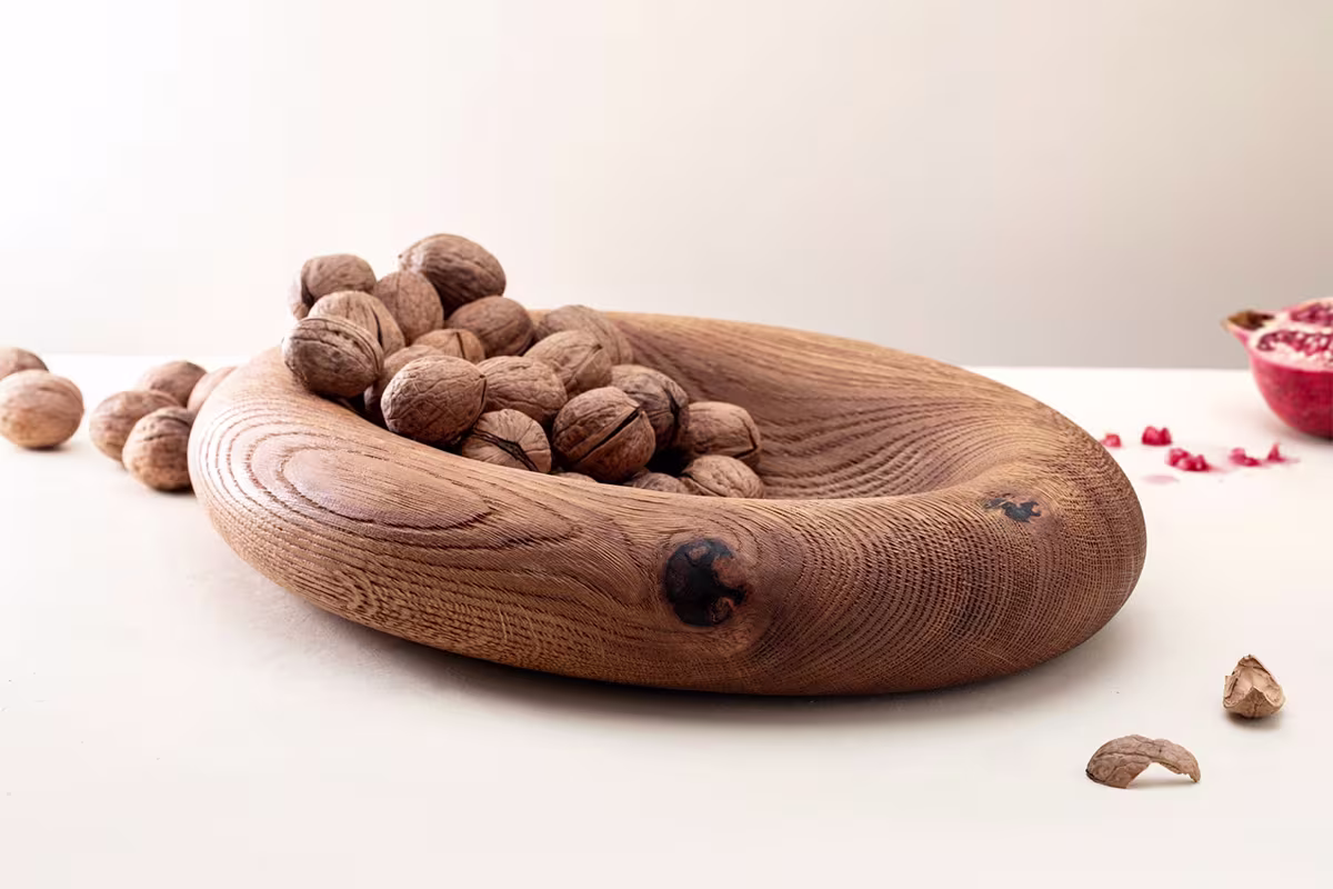 Oiled oak Clong lidded box by Anonymia