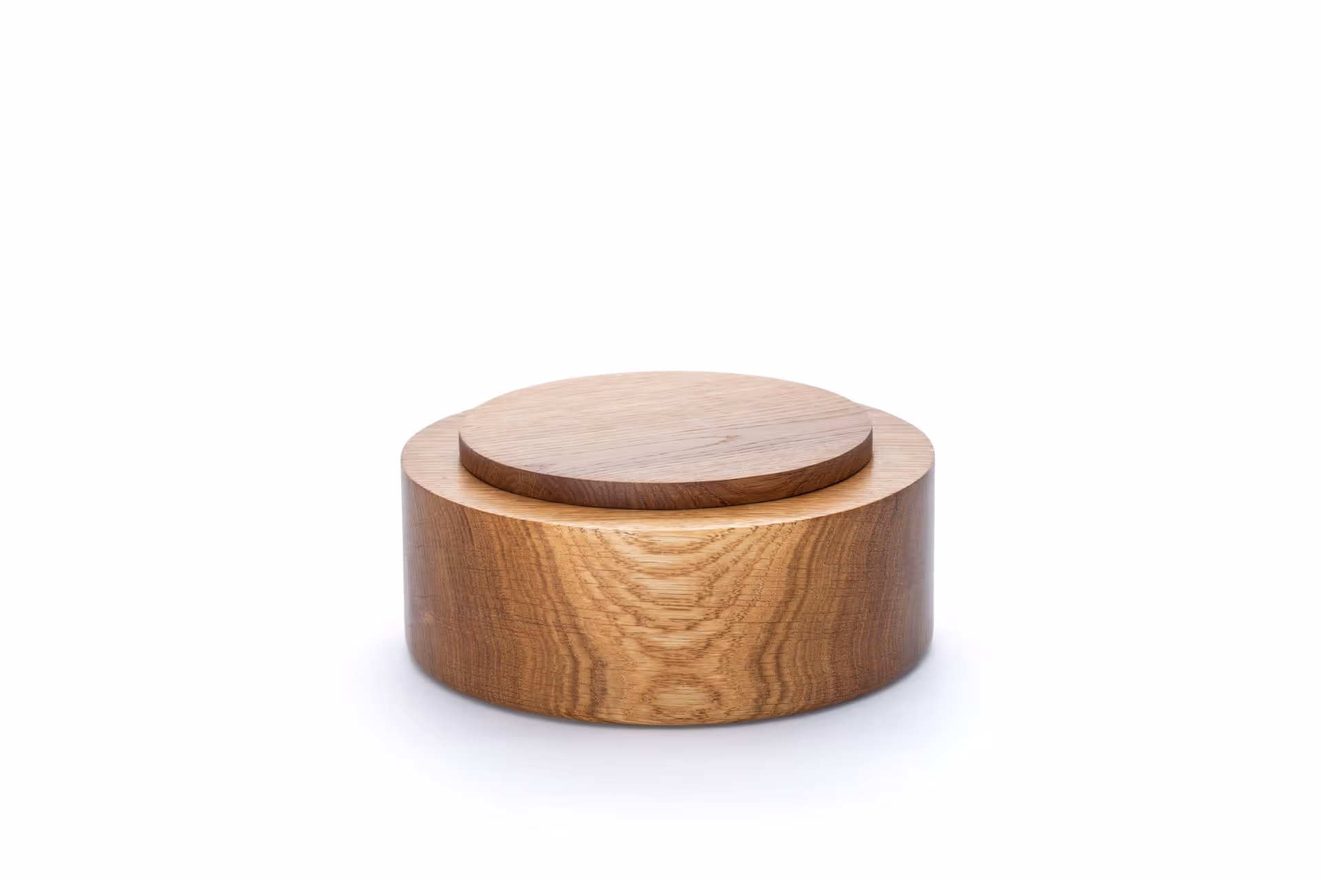 Oiled oak lidded jar with walnut lid by Anonymia