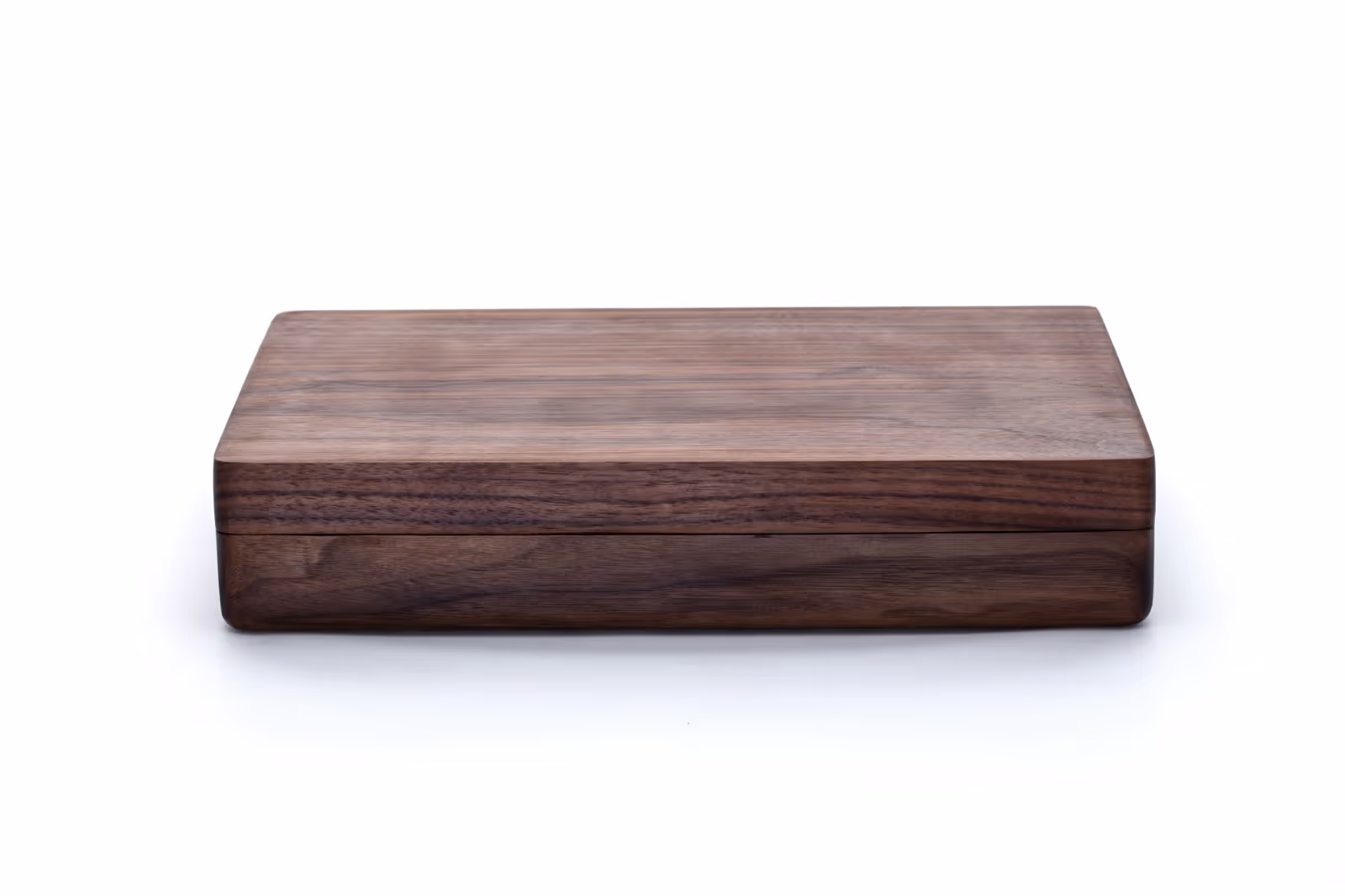 Walnut Klink lidded box by Anonymia