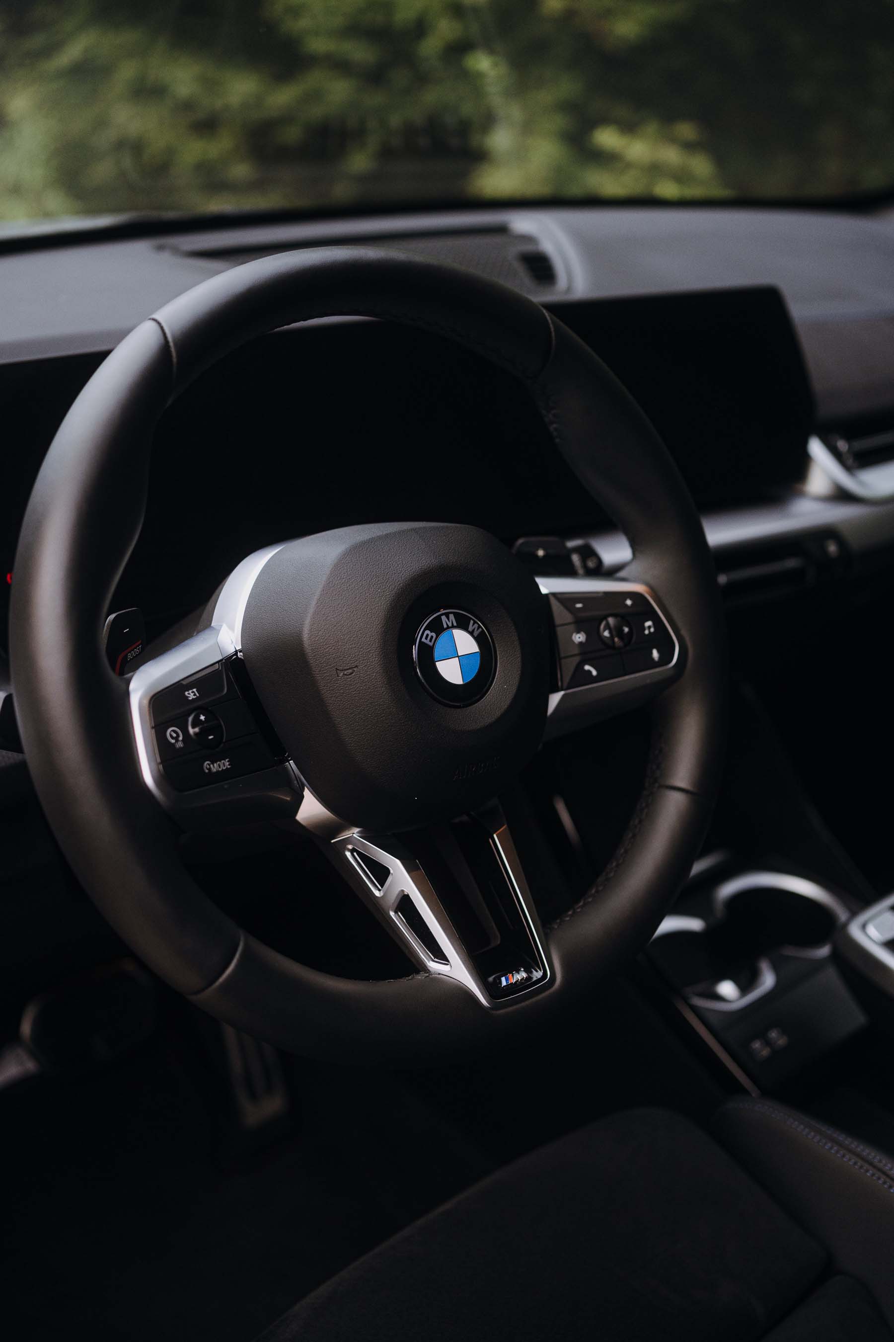 M Lederlenkrad des BMW X1, Nahaufnahme