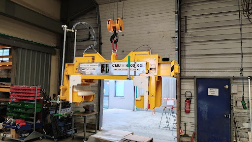 Équipement Oseteam optimisant le flux de manutention en atelier de production