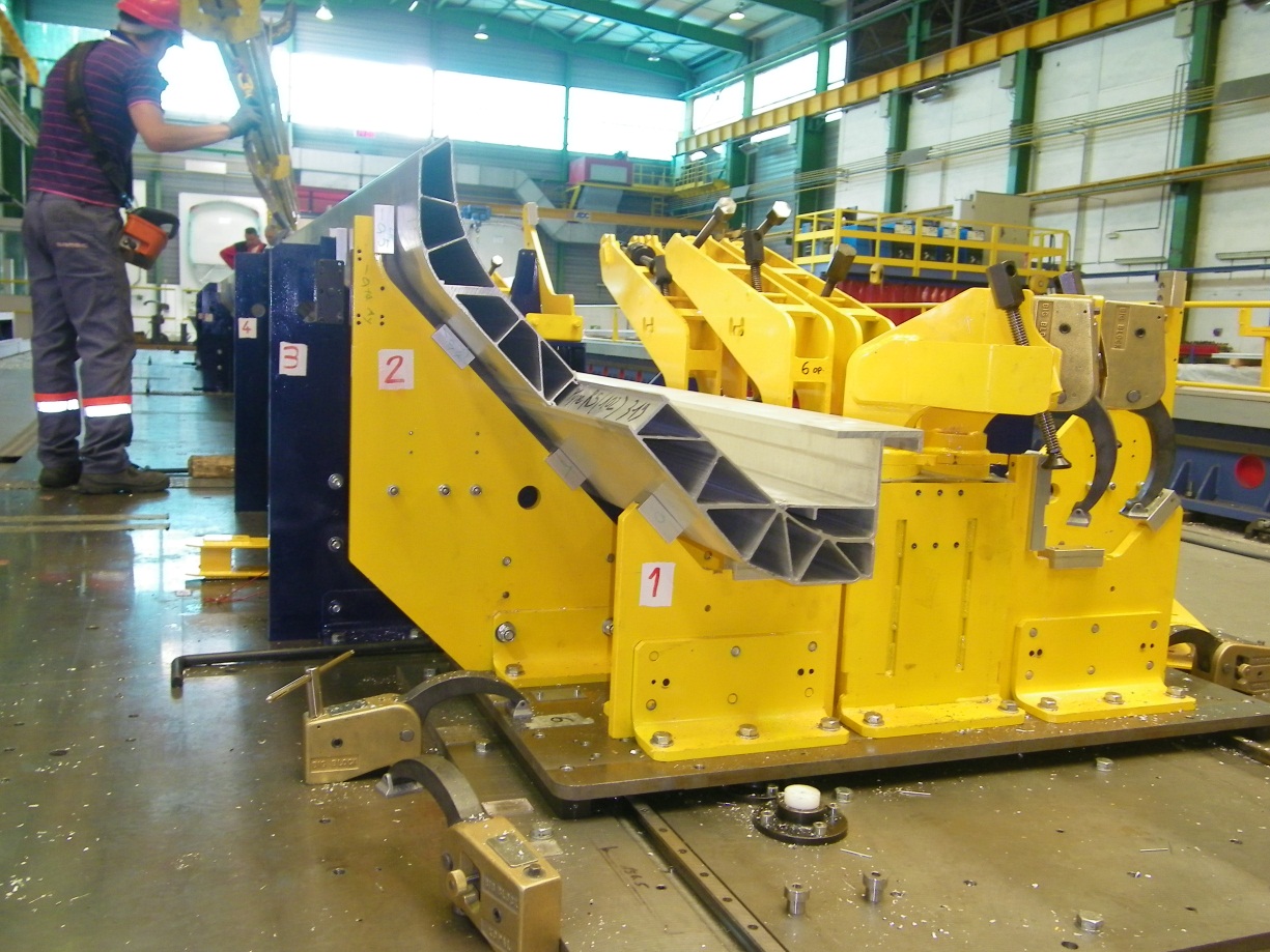 Outillage mécanique d’usinage sur mesure pour pièces du secteur ferroviaire