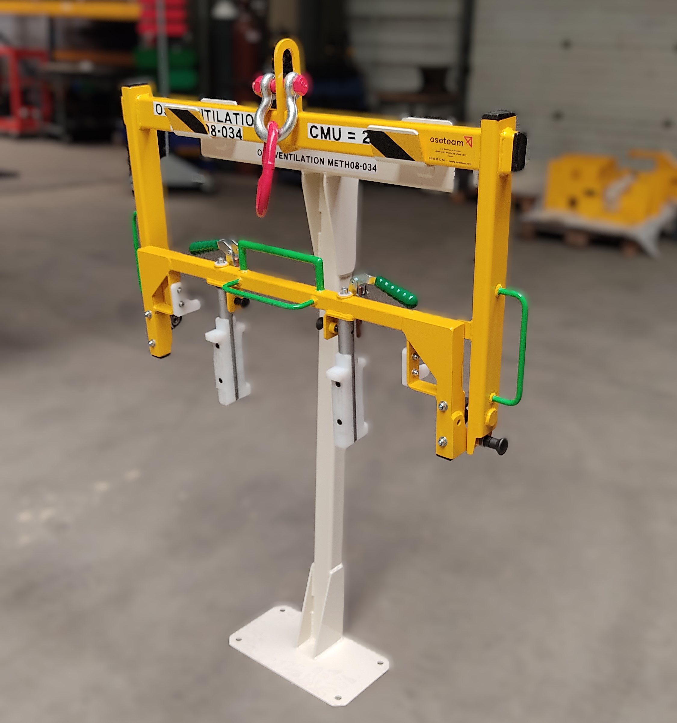 Palonnier de levage adapté aux chariots élévateurs, conçu sur mesure pour manipulation de pièces lourdes